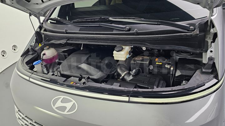 Hyundai Staria 2025 — 5