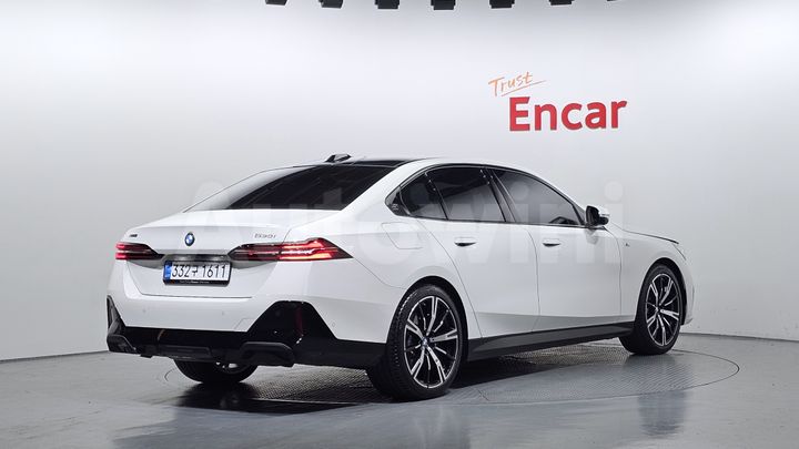 BMW 5 Series 2025 — 2