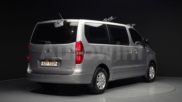 Hyundai Starex 2016 — 2