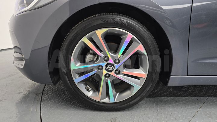 Hyundai Avante 2018 — 5