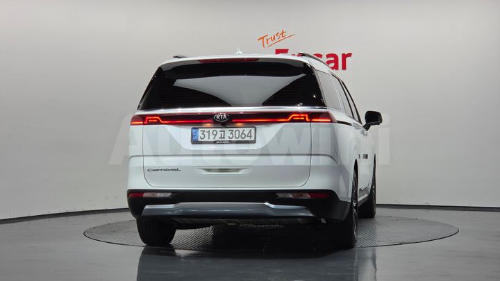 Kia Carnival 2021 — 4