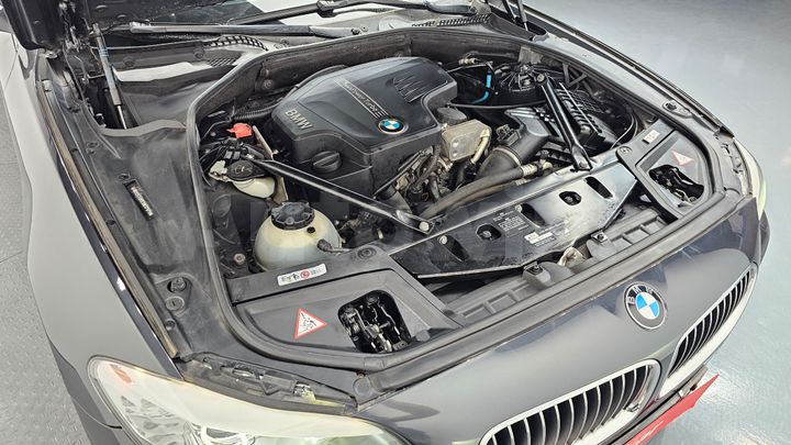 BMW 5 Series 2012 — 5