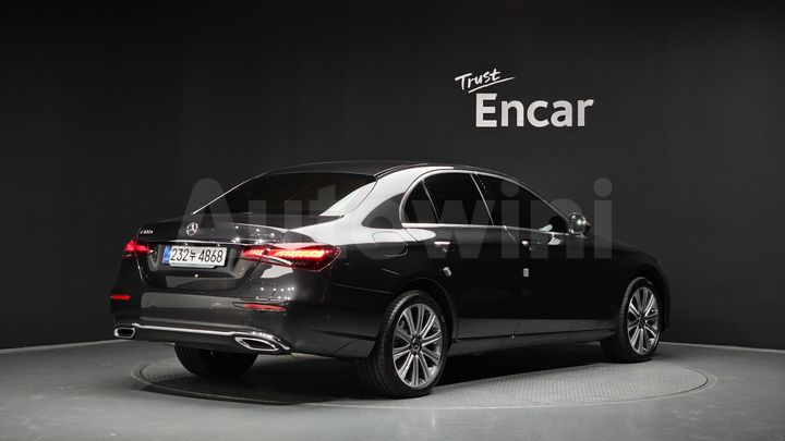 Mercedes-Benz E Class 2023 — 2