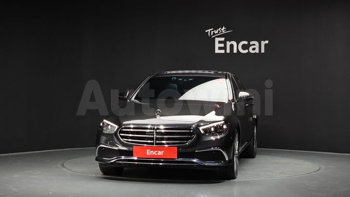 Mercedes-Benz E Class 2023 — 3