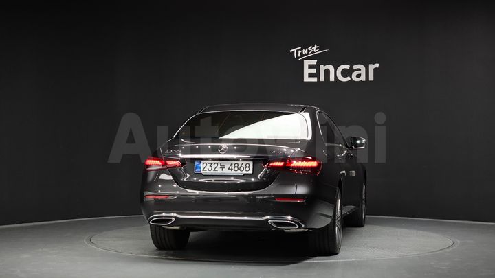 Mercedes-Benz E Class 2023 — 4