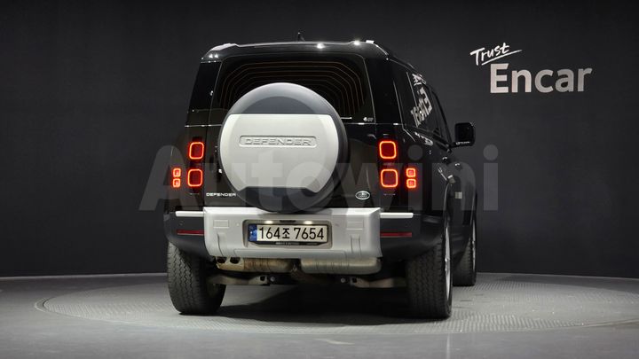 Land Rover Defender 2023 — 4