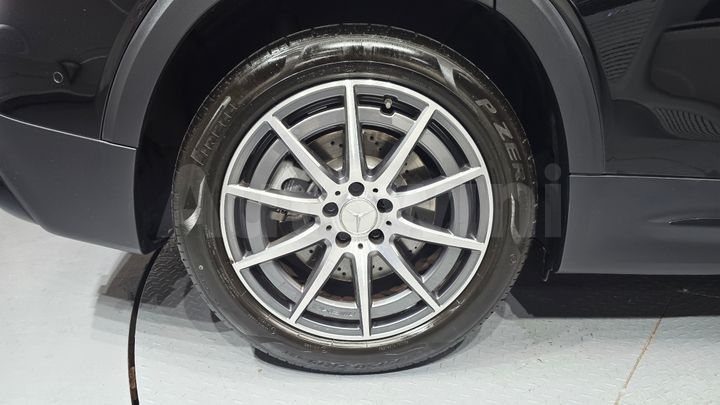 Mercedes Benz GLB Class 2023 — 5