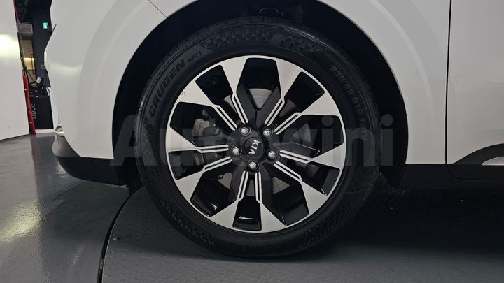 Kia Carnival 2021 — 5