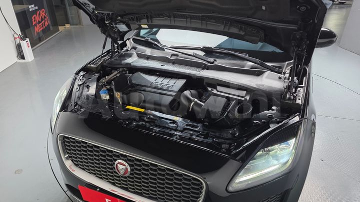 Jaguar E PACE