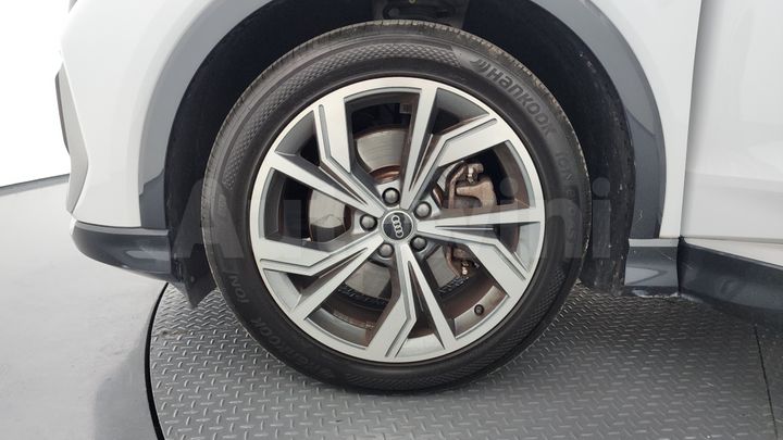Audi Q4 2022 — 4