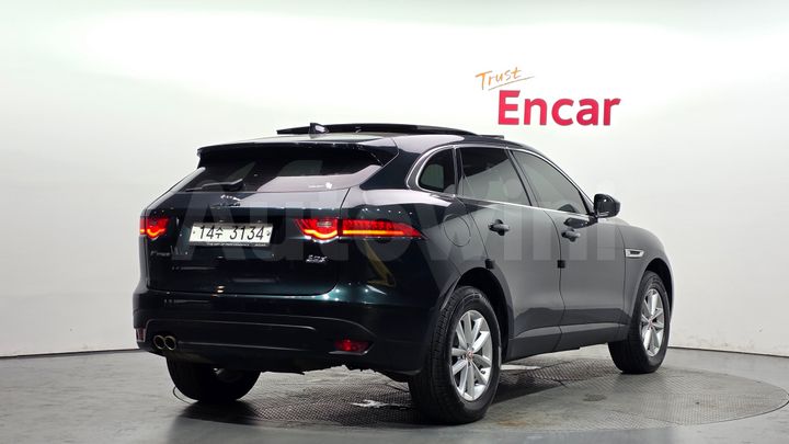 Jaguar F PACE