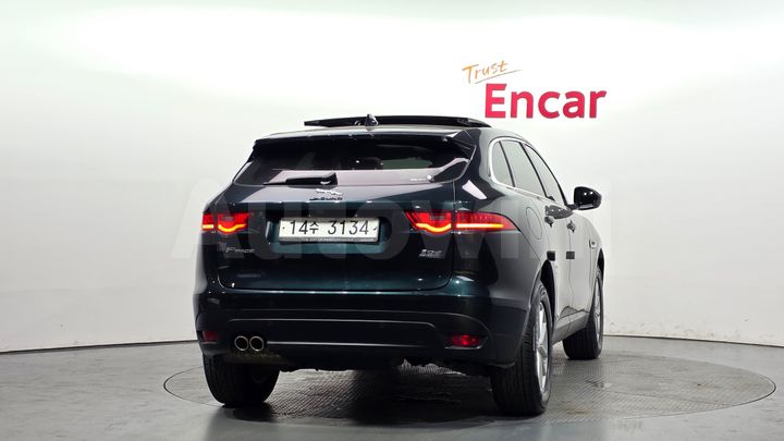 Jaguar F PACE 2017 — 4