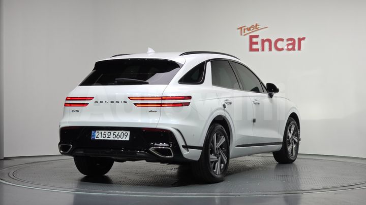 Genesis GV70 2025 — 2