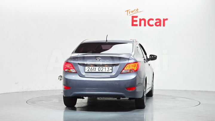 Hyundai Accent 2017 — 4