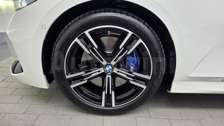 BMW 3 Series 2025 — 5