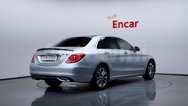 Mercedes-Benz C Class 2017 — 2