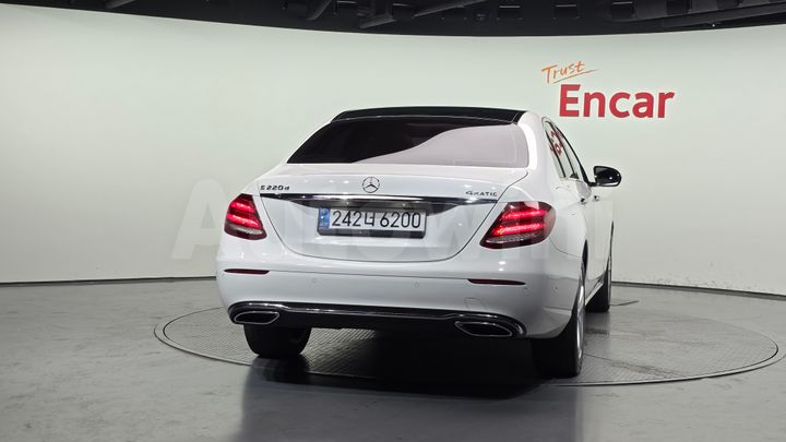Mercedes-Benz E Class 2018 — 4