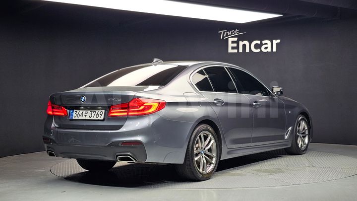 BMW 5 Series 2018 — 2