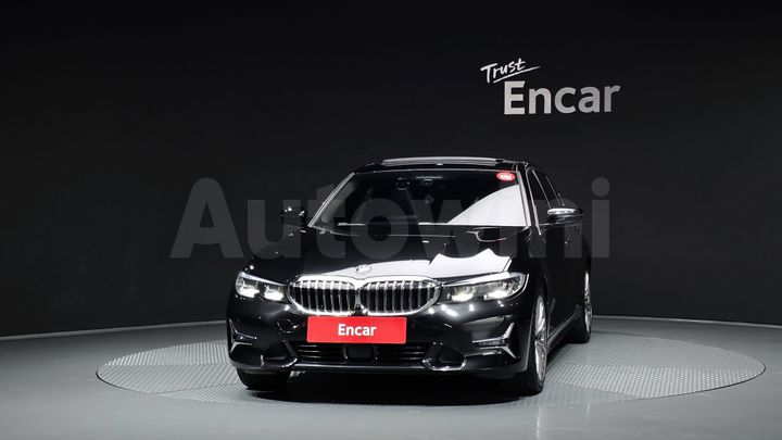 BMW 3 Series 2021 — 3
