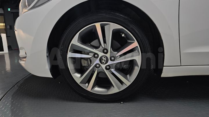 Hyundai Avante 2018 — 4