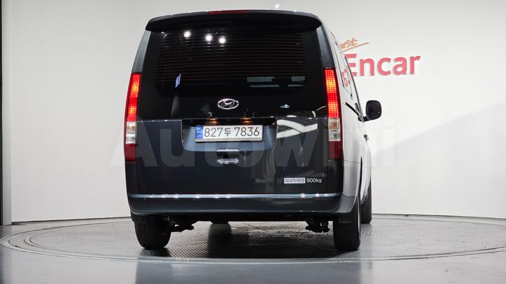 Hyundai Staria 2023 — 4