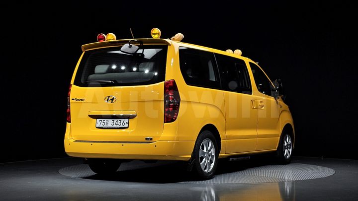 Hyundai Starex 2019 — 2