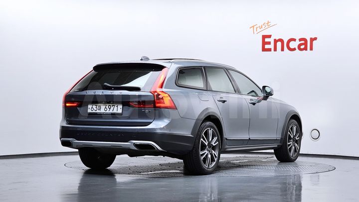 Volvo V90