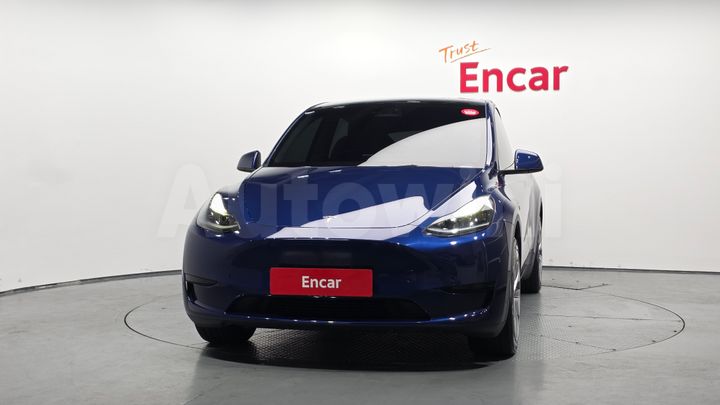 Tesla Model Y 2024 — 3
