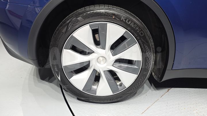 Tesla Model Y 2024 — 5