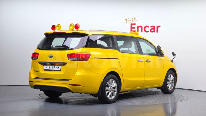 Kia Carnival 2015 — 2