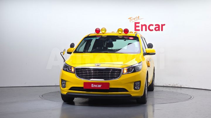 Kia Carnival 2015 — 3