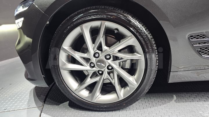 Genesis G70 2023 — 5