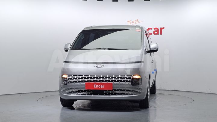 Hyundai Staria 2023 — 3