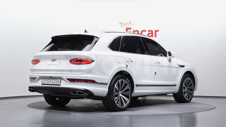 Bentley Bentayga 2022 — 3