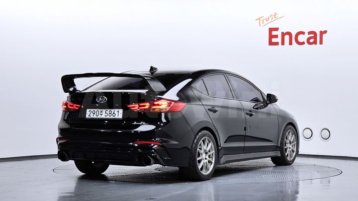 Hyundai Avante 2017 — 2