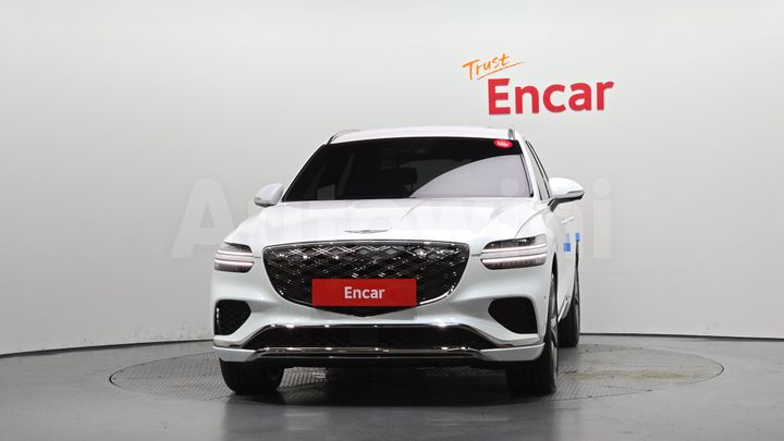 Genesis GV70 2025 — 3