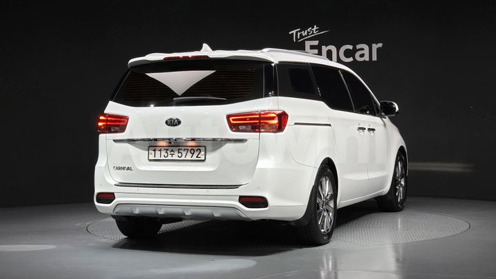 Kia Carnival 2019 — 3