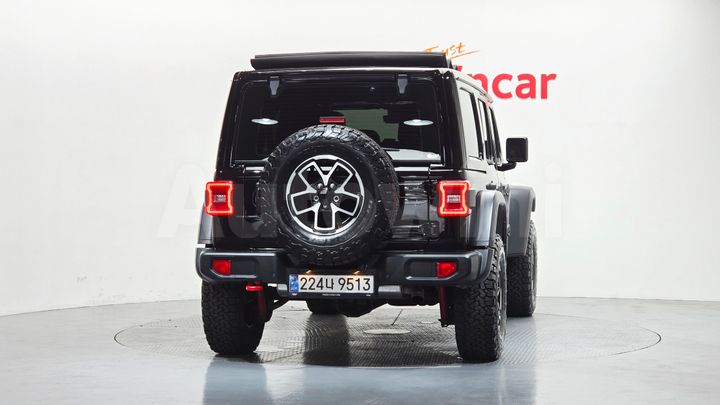 Jeep Wrangler 2024 — 4