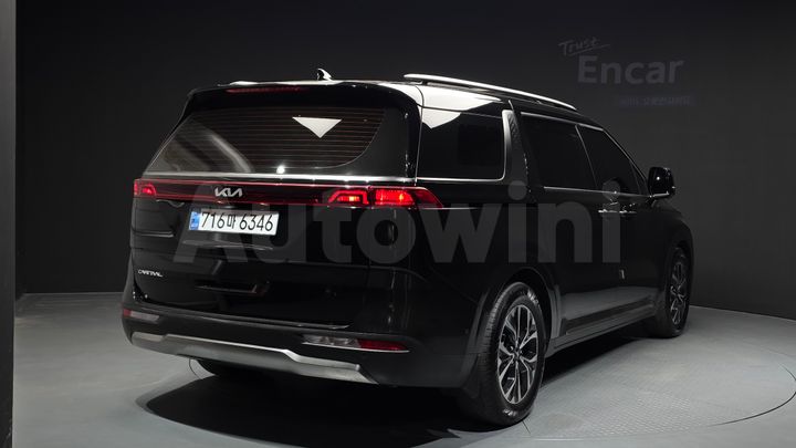 Kia Carnival 2023 — 2