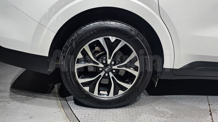 Kia Carnival 2021 — 5