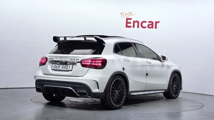 Mercedes-Benz GLA Class 2018 — 2