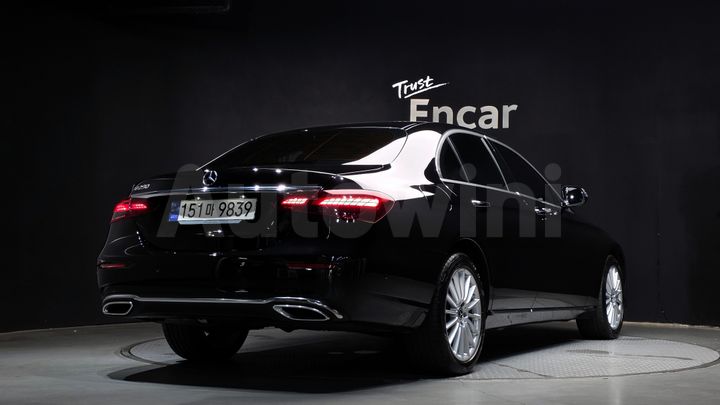 Mercedes-Benz E Class 2023 — 2