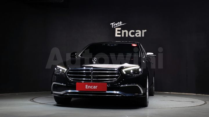 Mercedes-Benz E Class 2023 — 3