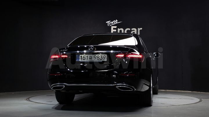 Mercedes-Benz E Class 2023 — 4