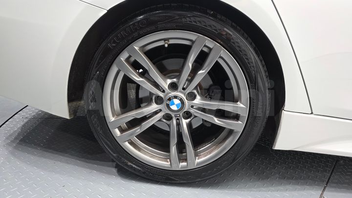 BMW 3 Series 2018 — 5