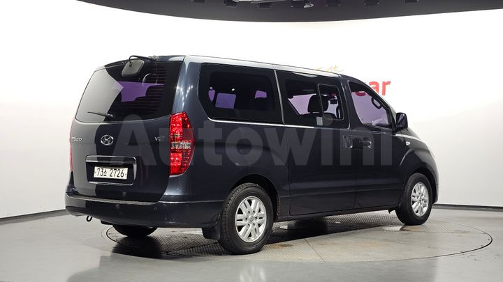 Hyundai Starex 2017 — 2