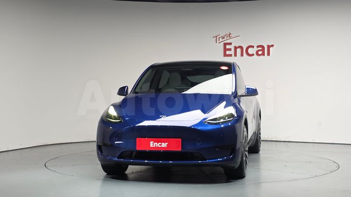 Tesla Model Y 2023 — 3