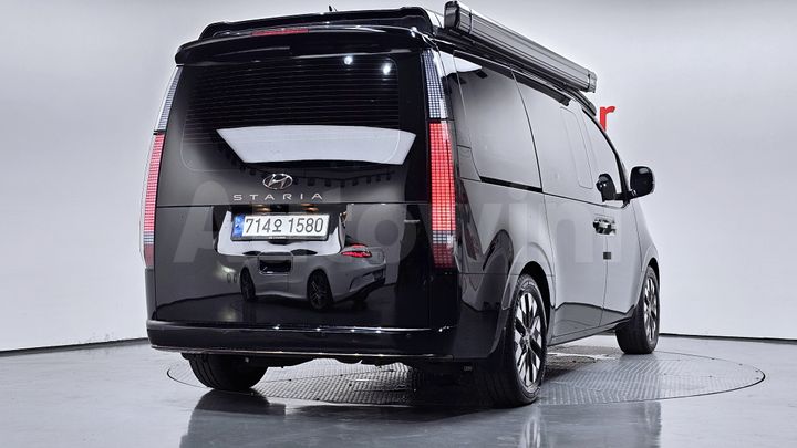 Hyundai Staria 2023 — 2