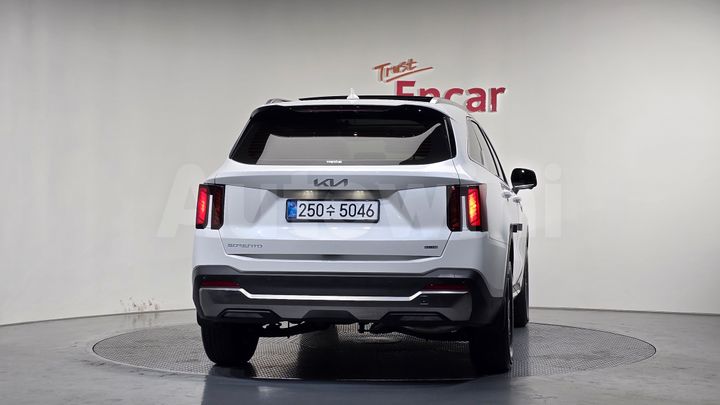 Kia Sorento 2025 — 4