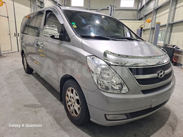 Hyundai Starex 2016 — 2